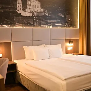 12 Révay Budapest